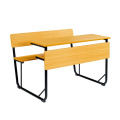 Первичные двойные школьные скамейки и столы